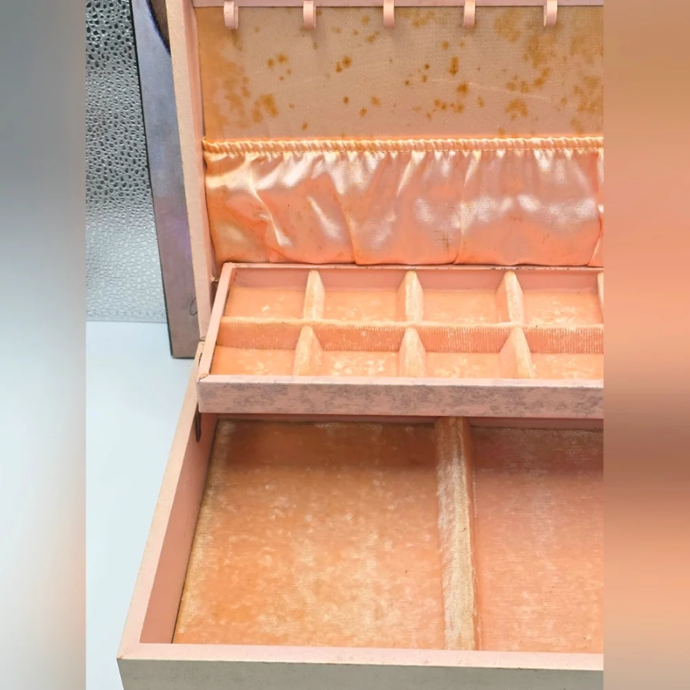 Vintage Lady Buxton Mid Century French Provincial Two Tiered Vintage Jewelry Box